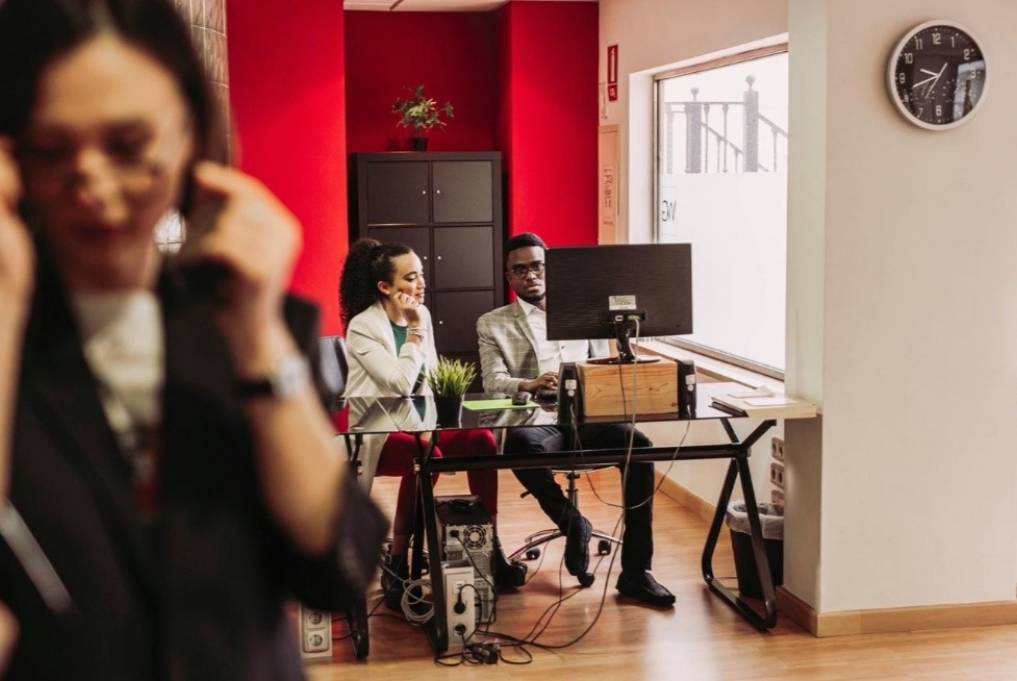 alquiler-coworking-granada-espacios-despacho-workingranada-sesion-2
